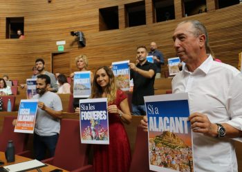 Compromís protesta en el Ple de Les Corts per la proposta d’excloure Alacant del predomini lingüístic valencià