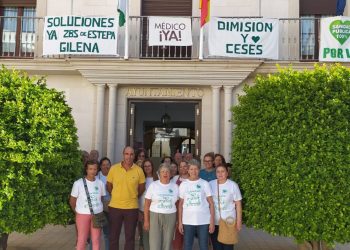 FACUA Sevilla respalda las protestas de Marea Blanca por la Sanidad Pública en la zona básica de Estepa