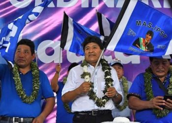 Partido gobernante en Bolivia elige a Evo Morales como candidato único