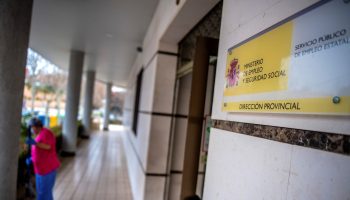 El paro sube en 19.768 personas en septiembre y se sitúa en 2.722.468, la cifra más baja en este mes desde 2008