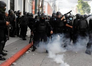 Tensión en Guatemala tras actos violentos y llamados antibloqueos