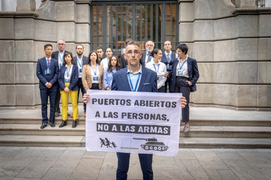 La Cumbre Social de Granada escenifica la foto oficial de los jefes de estado en señal de protesta