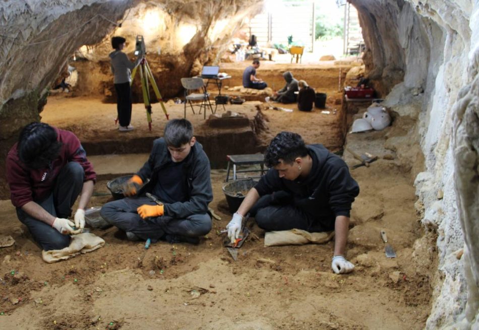 Prado Vargas fue un ‘restaurante’ neandertal con ciervos, rebecos y bisontes en su menú del día