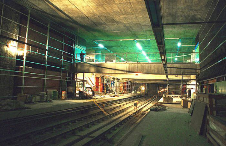 Obras de la línea 11 de Metro de Madrid: comunidades de vecinos alertan de riesgos estructurales para los edificios del Paseo de la Infanta Isabel