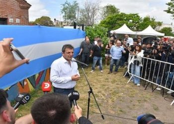 Sergio Massa gana la primera vuelta en Argentina e irá a balotaje con Javier Milei