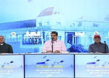 Presidente de Venezuela llama a defender la paz del país