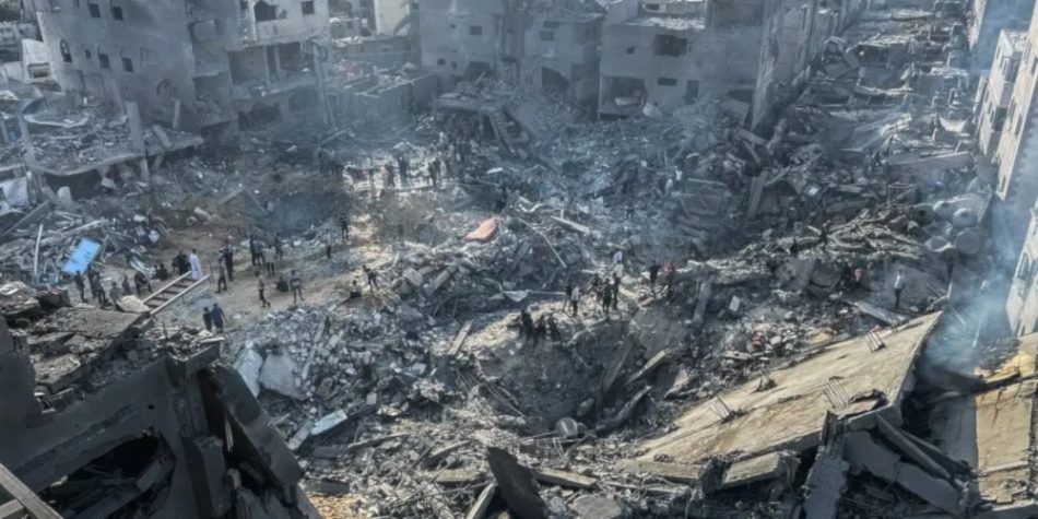 “Israel” ataca una escuela en Gaza con bombas de fósforo