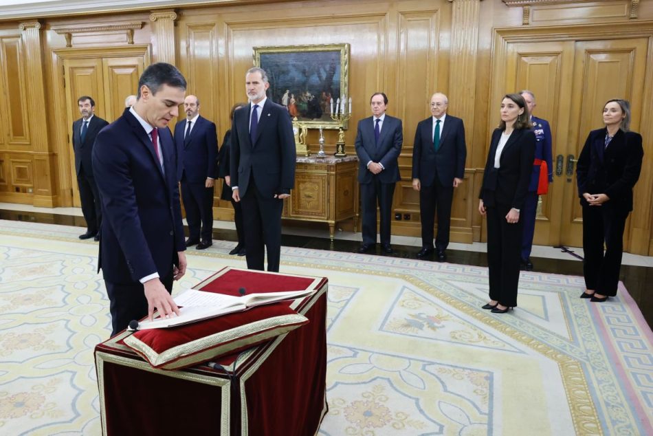 Pedro Sánchez promete el cargo ante el Rey