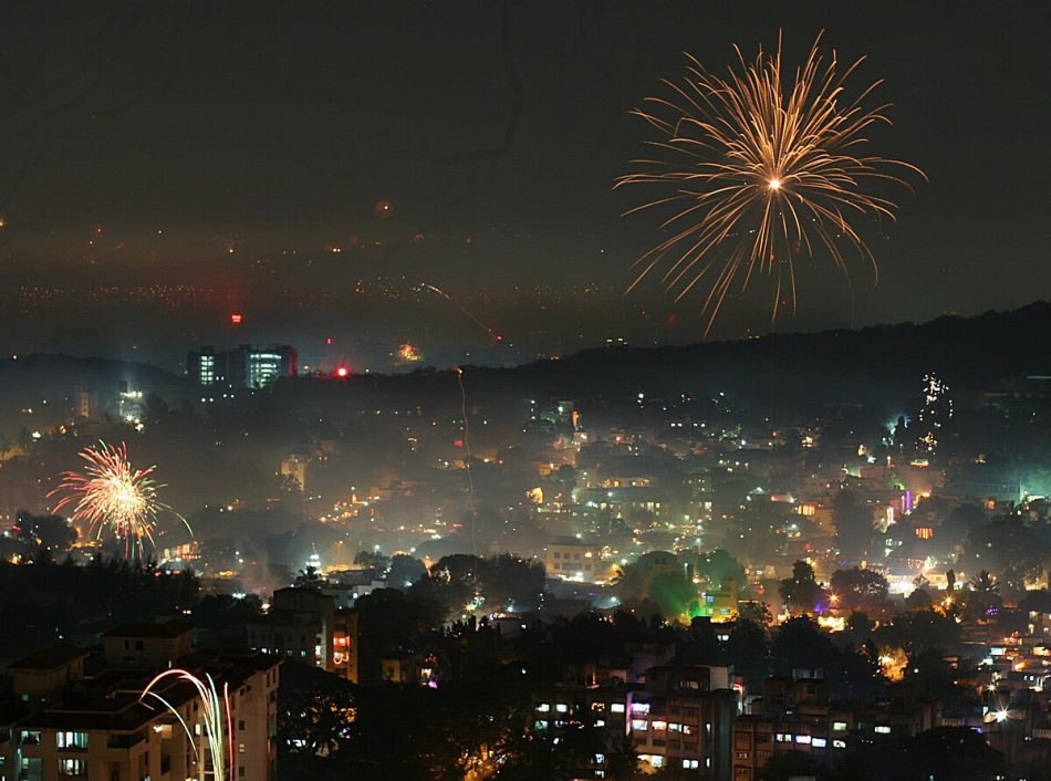 India celebra el Diwali, la espectacular fiesta de las luces