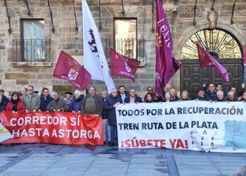 Miles de personas de 15 municipios reclaman la reapertura de la Ruta de la Plata