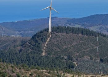 La plataforma Enkarterrin Makroeolkorik Ez publica alegaciones populares contra la central eólica proyectada en el cordal Alen Mello