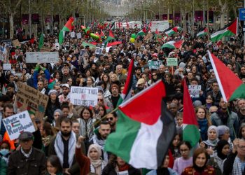 Miles de manifestantes exigen en Barcelona el cese de la masacre del pueblo palestino: «no es una guerra, es un genocidio»