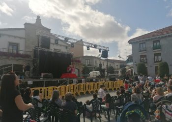 Colectivos de Galapagar (Madrid) responden a la cancelación del Festival de Calle con una concentración por la libertad de expresión