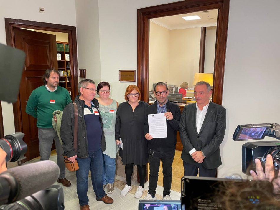 Izquierda Unida impulsa en el Congreso desde Sumar una iniciativa para que se recupere el deficiente servicio de tren convencional que une Albacete y Almansa con Valencia