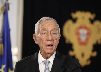 Presidente de Portugal convoca a elecciones anticipadas para marzo