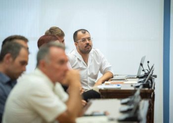 El diputado de IU en Sumar Nahuel González registra una iniciativa para conocer los motivos por los que el CIS “dejó de realizar encuestas sobre la monarquía española”