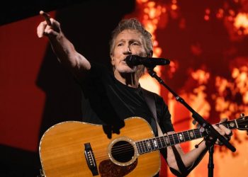 Resistencia, rayos y centellas en concierto de Roger Waters