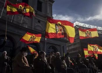 Nahuel González y Francisco Sierra piden explicaciones sobre qué medidas se van a tomar para que el 20N no vuelva a convertirse en un día de “apología y exaltación de la dictadura”