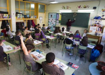 FACUA Madrid pide al Gobierno de Díaz Ayuso mayor dotación de medios para los centros educativos públicos