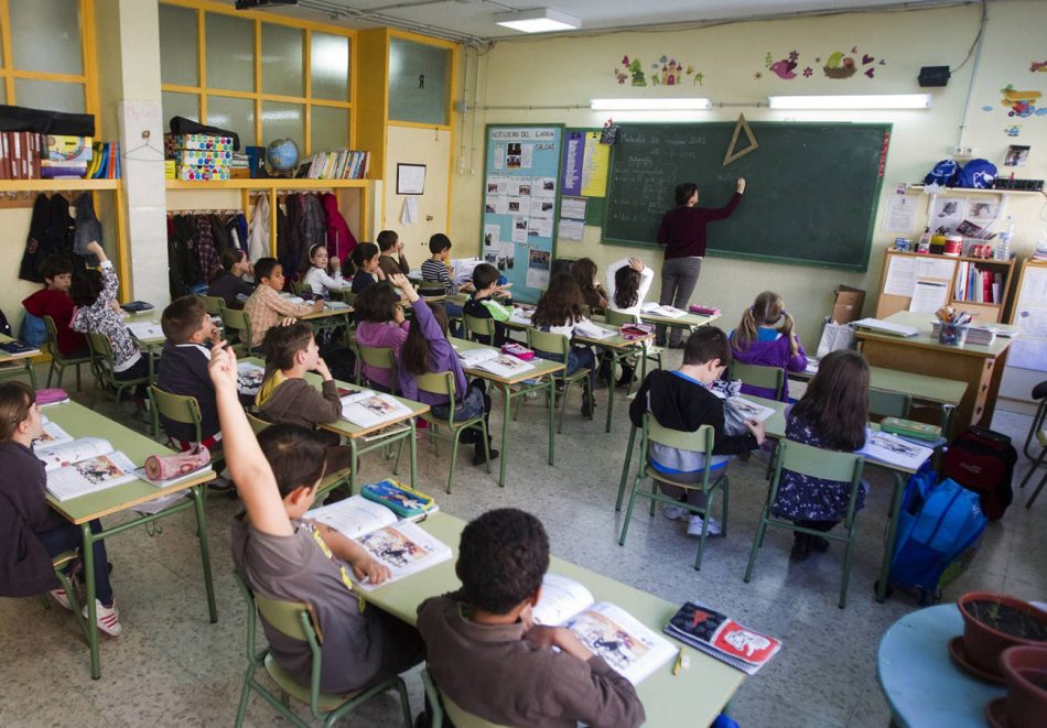 FACUA Madrid pide al Gobierno de Díaz Ayuso mayor dotación de medios para los centros educativos públicos
