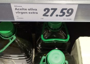 Denuncian ante la CNMC a ocho supermercados por acordar “precios idénticos” del aceite de oliva de sus marcas blancas tras subirlos