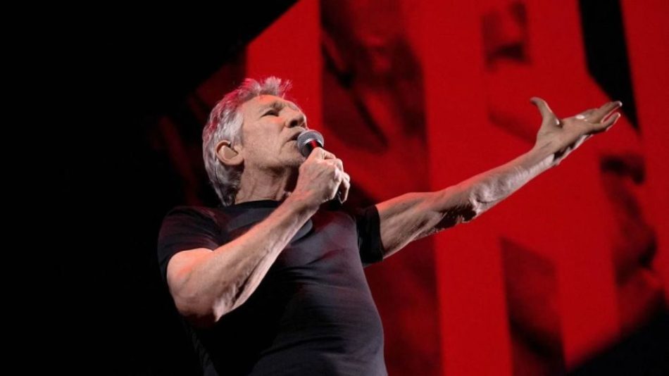 Roger Waters condena el genocidio contra el Pueblo Palestino en un estadio repleto de seguidores que lo ovacionaron