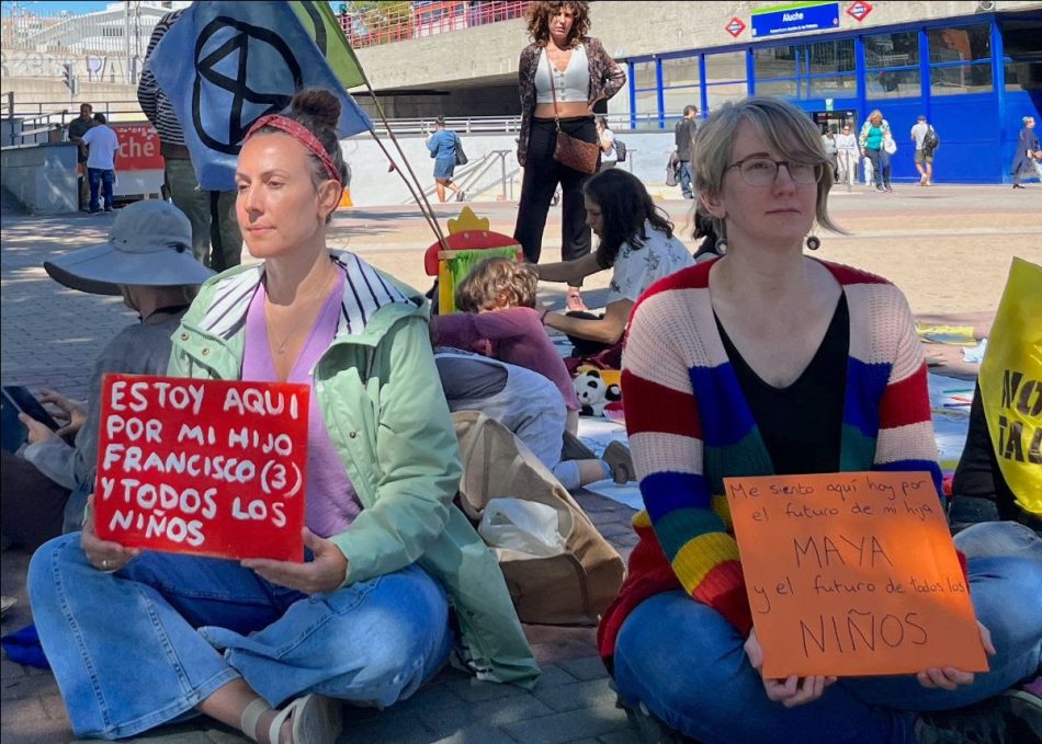 Tercera acción mundial de Mothers* Rebellion por el Día de la Infancia