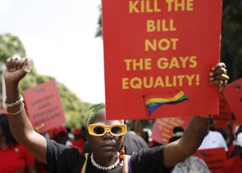 Tribunal de Uganda escucha impugnación de ley antigay