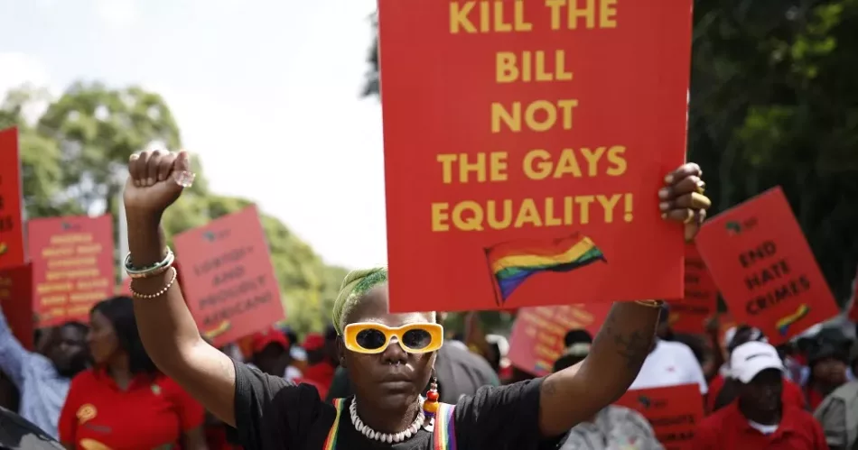 Tribunal de Uganda escucha impugnación de ley antigay