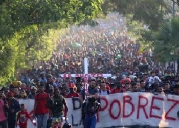 Una caravana de 10.000 migrantes partió desde el sur de México a Estados Unidos