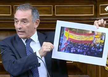 Enrique Santiago advierte a Grande-Marlaska que las acciones contra militantes y sedes de partidos forman parte de la “estrategia golpista y desestabilizadora del PP y de Vox”