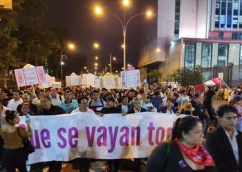 Decenas de organizaciones marchan contra Congreso y Gobierno en Perú
