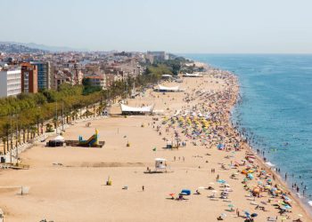 Els anticapitalistes acusen als de Junts de dona ales a l’ultradreta amb propostes de caràcter classista i xenòfob