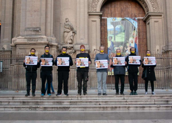 Granada se une a las protestas internacionales por la liberación de Coline Fay, activista climática en prisión en Senegal
