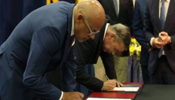Venezuela acuerda vía para habilitación de políticos opositores