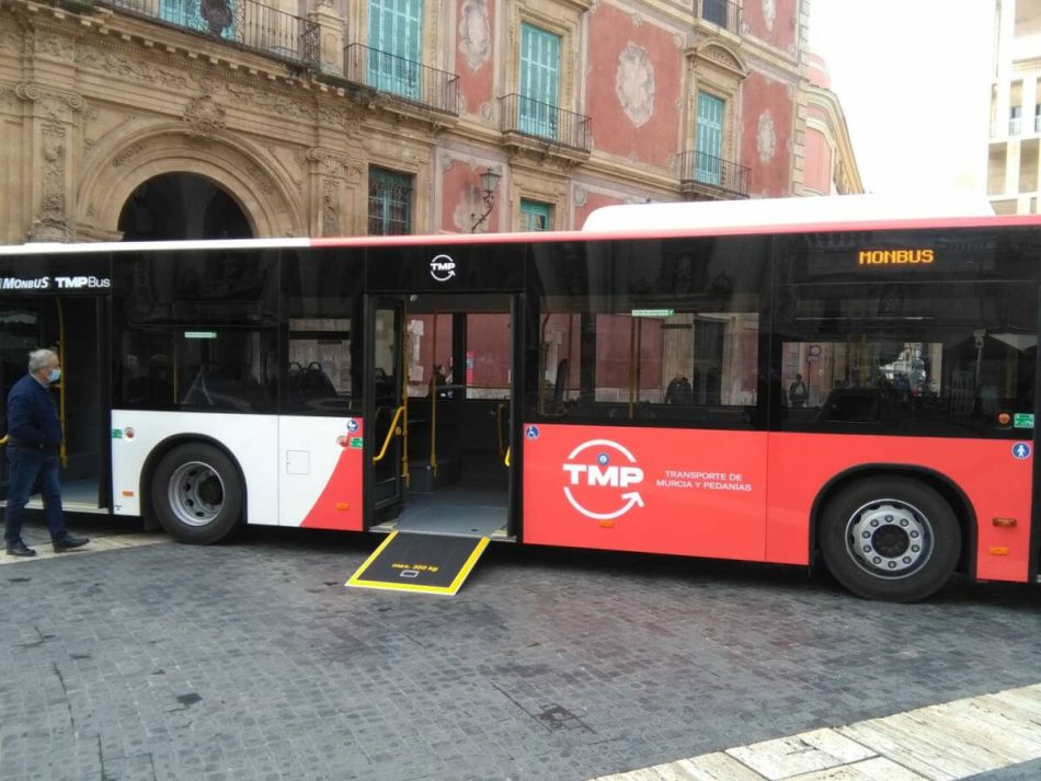 La Plataforma en Defensa del Transporte Público, apoya la huelga de los trabajadores de la concesionaria de los autobuses de pedanías (Mombus)