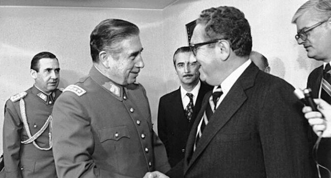 De izquierda a derecha en Chile rechazan a Milei por reivindicar a Pinochet
