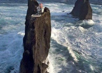 5 Mejores Maneras de Ver el Faro Thridrangaviti: El Centinela junto al Mar de Islandia
