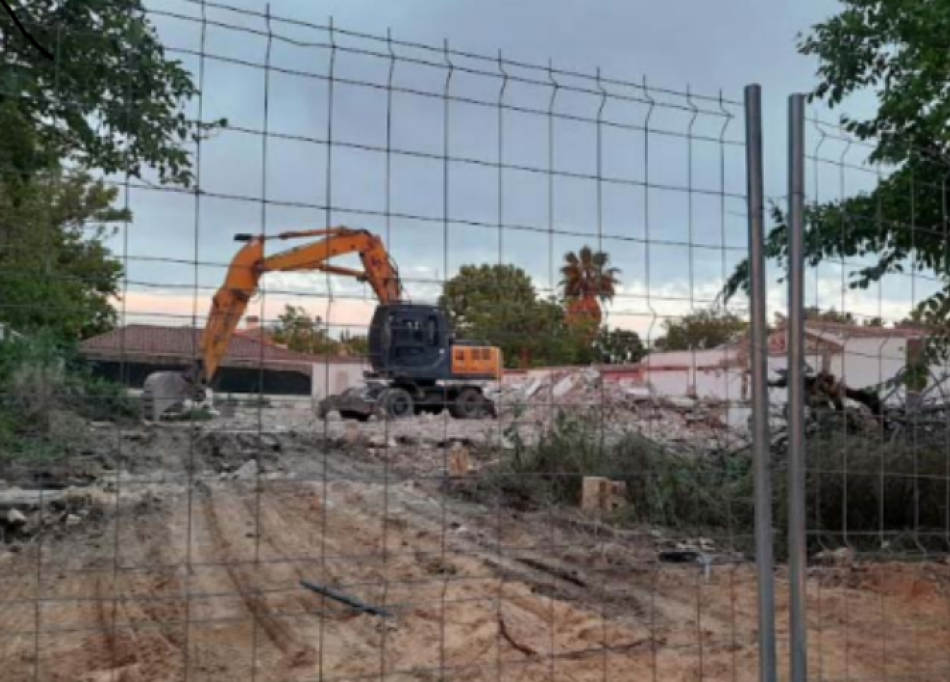 La vecindad (Sevilla) junto a la plataforma SOS Santa Clara y Ecologistas en Acción denuncian de nuevo una tala indiscriminada de árboles