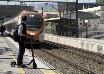 Renfe prohíbe el acceso de patinetes eléctricos en todos sus trenes a partir del 12 de diciembre