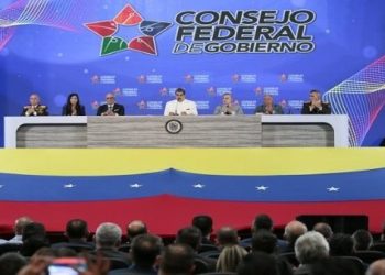 Presidente venezolano entrega al Parlamento la Ley Orgánica por la Defensa de la Guayana Esequiba para su debate