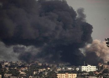 Israel intensifica sus ataques contra el centro y sur de la Franja de Gaza