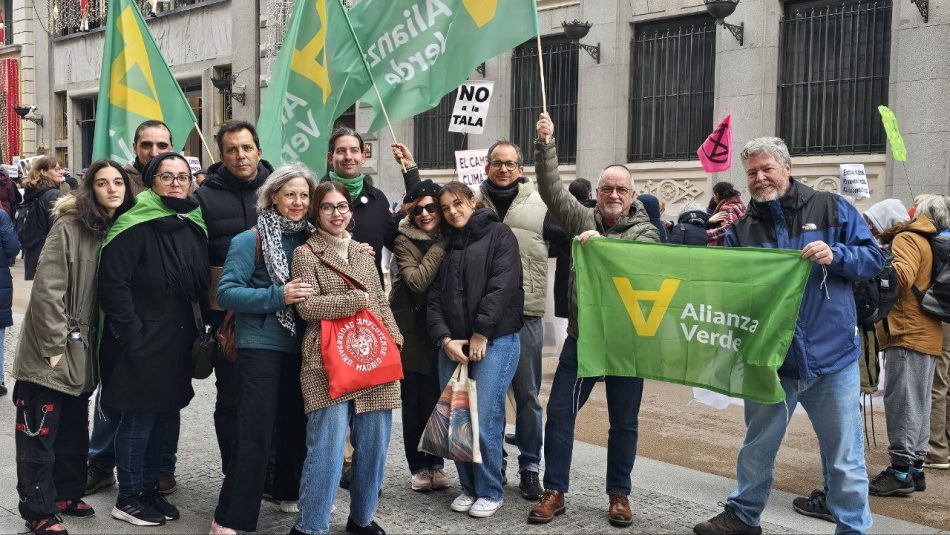 Juantxo López de Uralde (Alianza Verde): «Hace falta mucha más ambición y urgencia en la lucha contra el cambio climático, y lo exigimos en las calles mientras la COP28 se celebra en un feudo de las empresas petroleras»