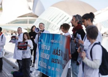 Científicos denuncian el fracaso de la COP28 en la Ciudad de las Artes y las Ciencias