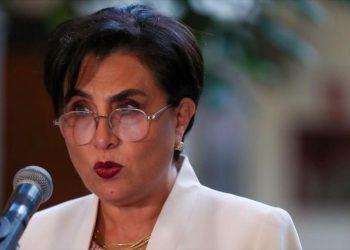Noboa se alinea con la postura de sus antecesores hacia Maduro