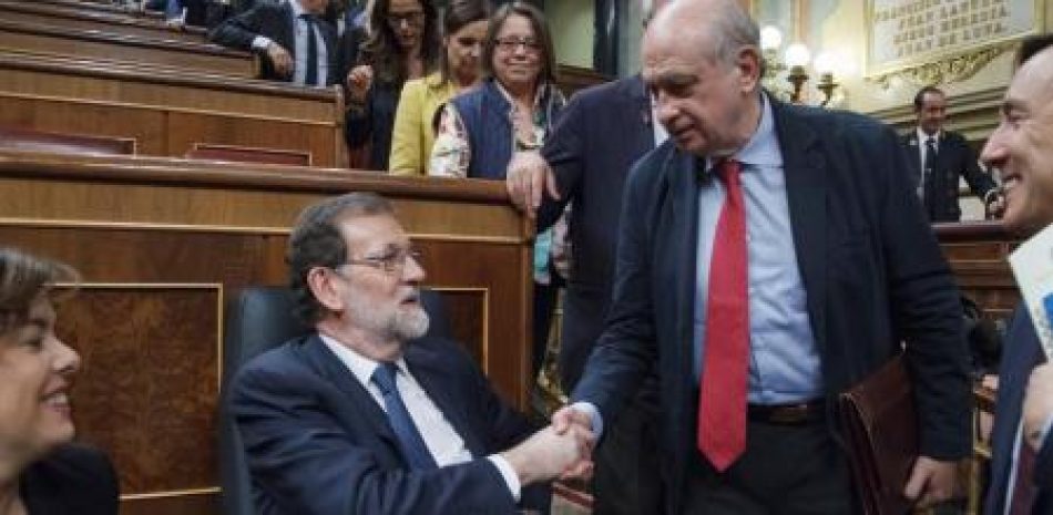 Enrique Santiago considera que la Fiscalía debe esclarecer si Rajoy estaba perfectamente informado de la trama corrupta de Interior en la denominada ‘Operación Cataluña”