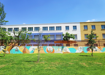 La lucha de las familias del colegio público Perú por las obras del Metro en el parque de Comillas (Madrid) llega a la Casa Real