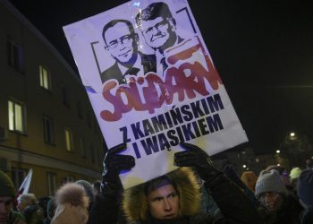 Escándalo y manifestaciones en Polonia: arrestan a un exministro y su adjunto en el palacio presidencial