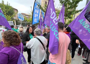 Por Andalucía critica la falta de instrucciones a los centros educativos ante el aumento de infecciones respiratorias y pide la comparecencia de la consejera