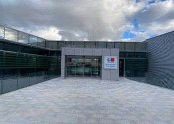 Un mes y medio después de su apertura, el Centro de Salud de Las Tablas solo dispone de un médico, un pediatra y un enfermero por turno